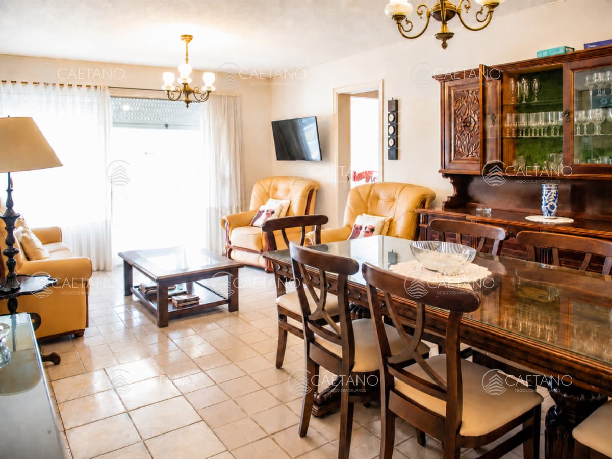 Vende apartamento de 2 dormitorios con vista al mar en Estrella de Mar , Punta del Este