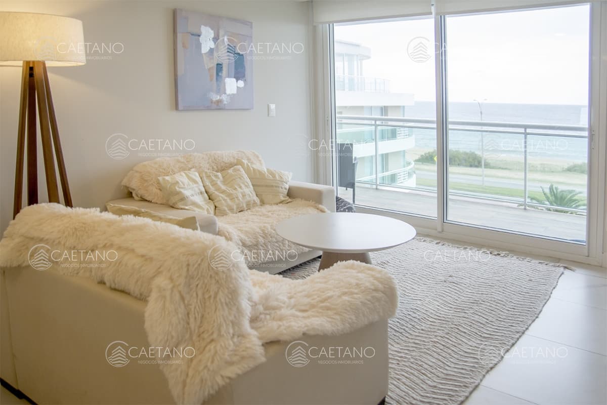 Apartamento de 2 dormitorios en Playa Mansa , Punta del este