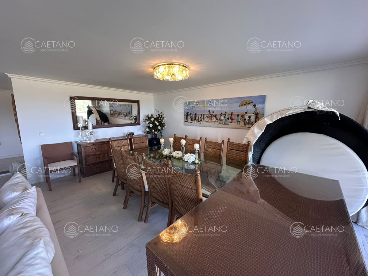 Se vende departamento de 4 dormitorios , Playa brava, Esturion