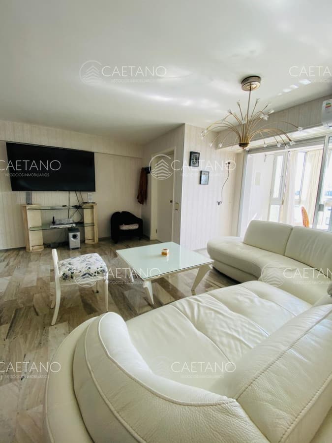 Vende Apartamento en Península - Punta del Este de 3 dormitorios.