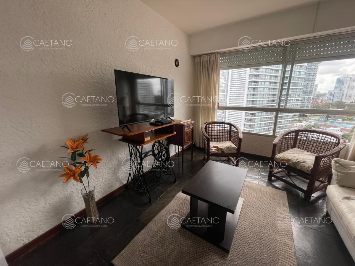 Departamento en venta en Brava - Punta del Este de 1 dormitorio y medio.