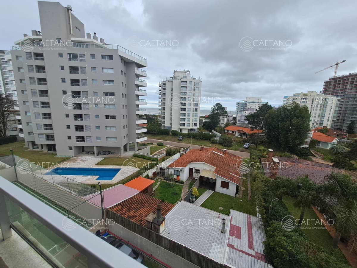 Apartamento en venta de 2 dormitorios en suite en Torre Moon,  Punta del Este