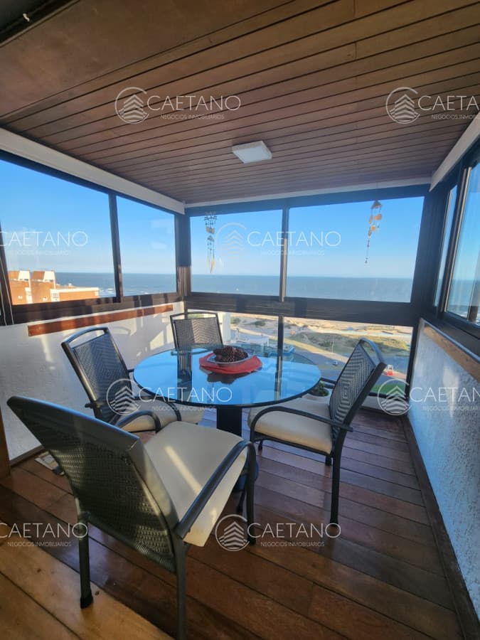 Apartamento en venta frente al mar, 3 dormitorios. Parquemar Center