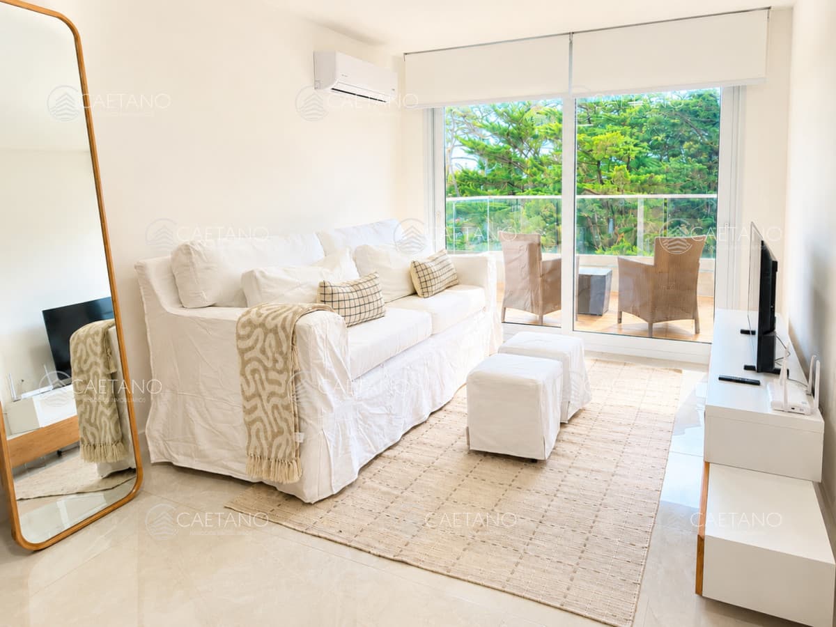 Apartamento de 1 dormitorio en venta, con vista a agradable entorno