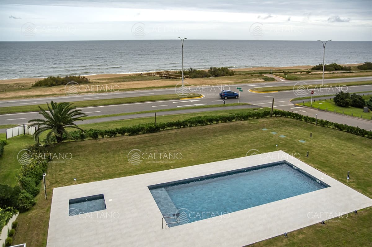 Apartamento de 2 dormitorios en Playa Mansa , Punta del este
