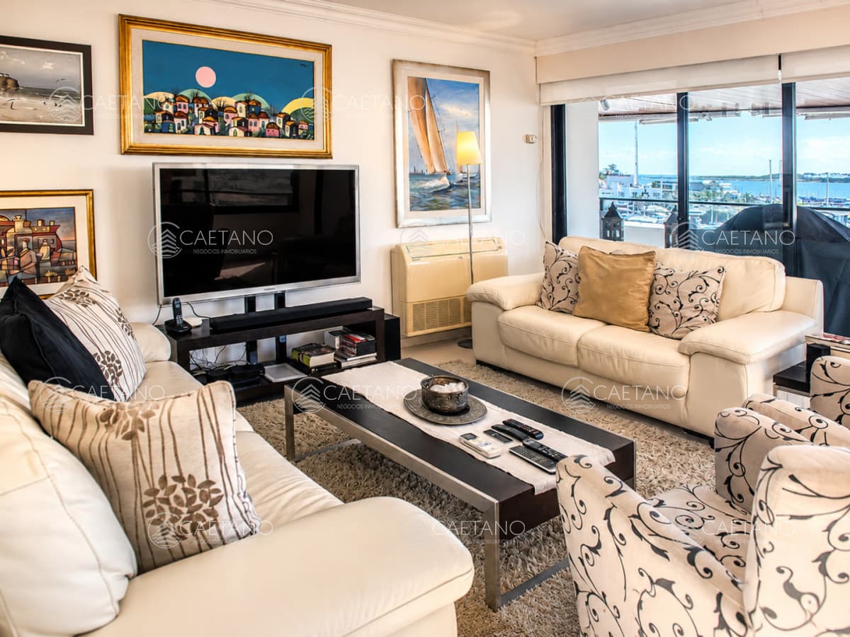 Venta apartamento 3 dormitorios. Puerto, Punta del Este.