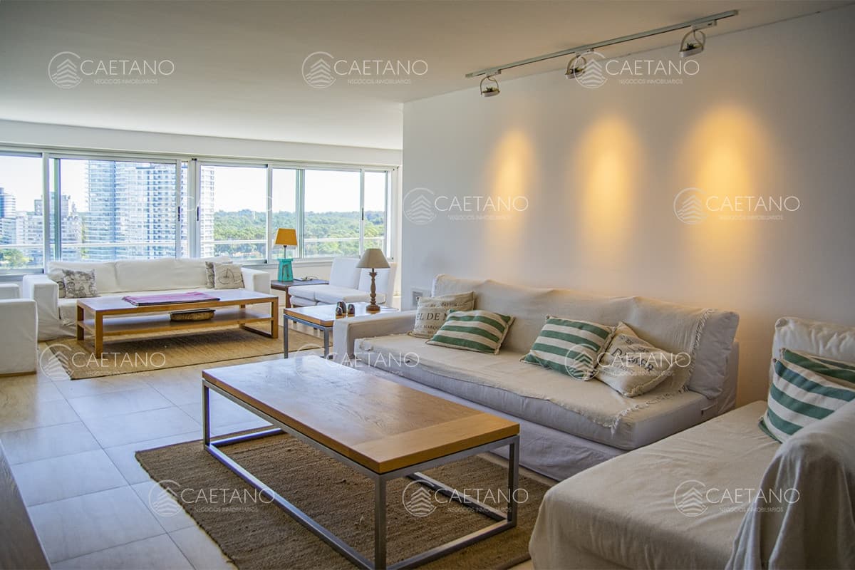 Excelente departamento en Punta del Este