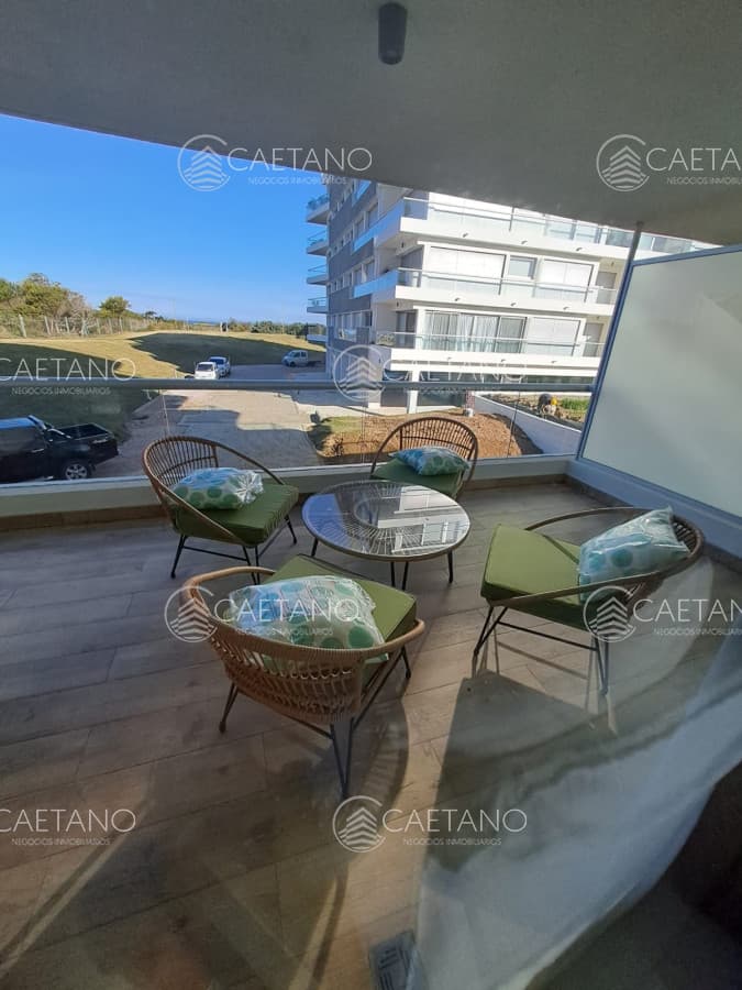 Departamento de 2 dormitorios en venta, Playa Brava, Punta del Este. Silente