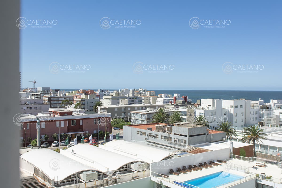 Apartamento de 2 dormitorios con vista al mar en venta en Peninsula.