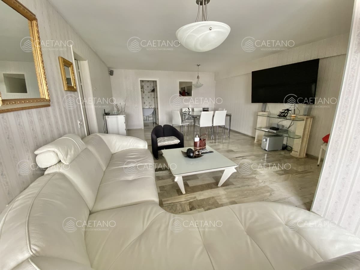 Vende Apartamento en Península - Punta del Este de 3 dormitorios.