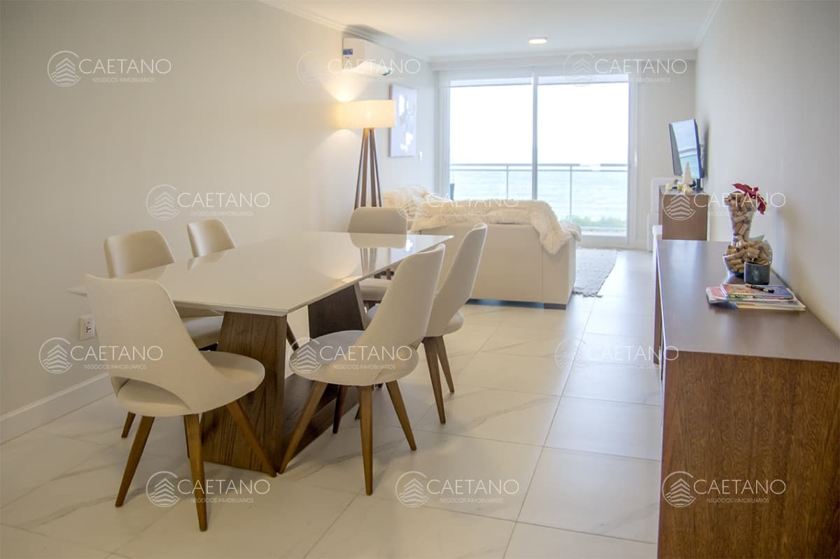 Apartamento de 2 dormitorios en Playa Mansa , Punta del este