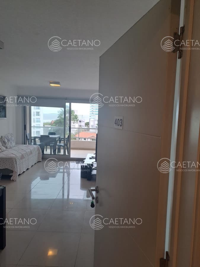 Apartamento en venta de 2 dormitorios en suite en Torre Moon,  Punta del Este