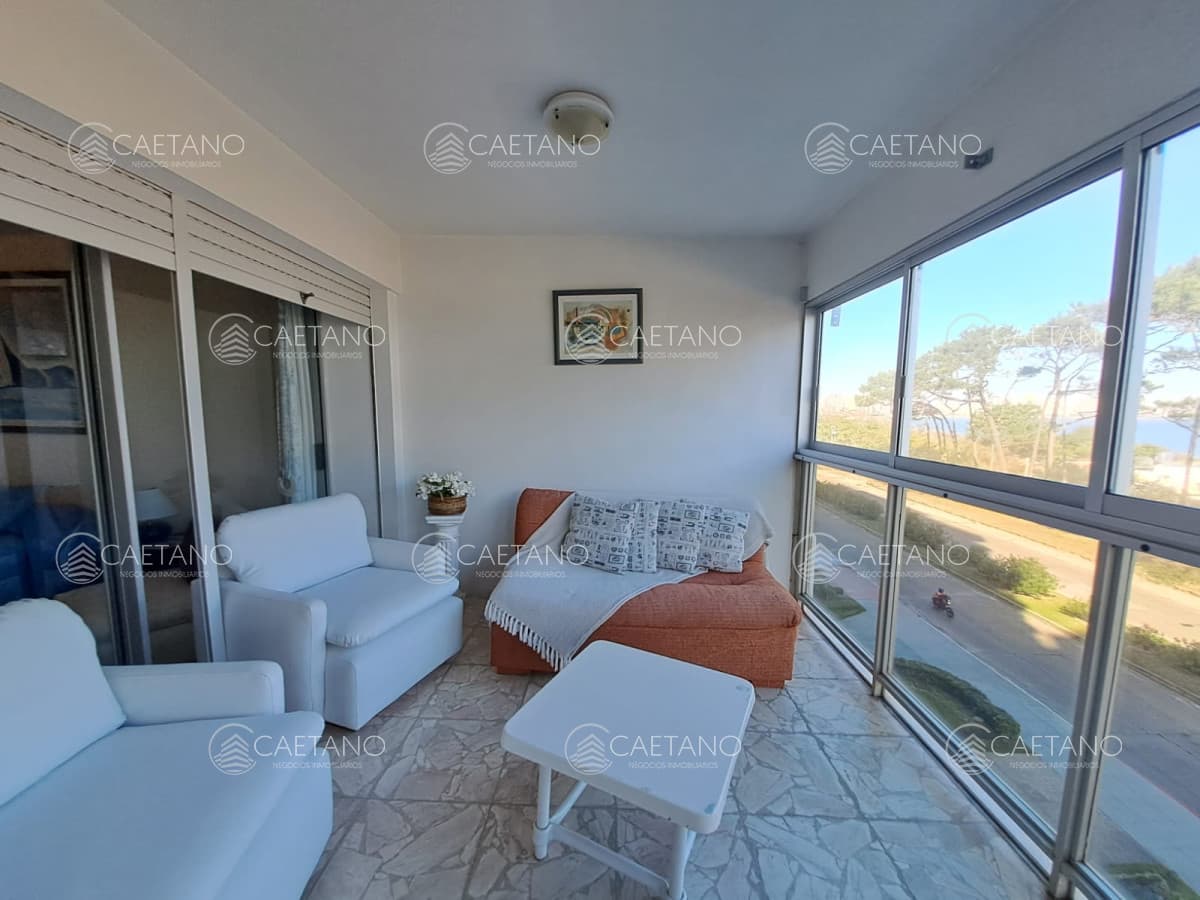 IMARANGATU, APARTAMENTO DE 2 DORMITORIOS, PLAYA MANSA, PRIMERA LINEA, PARADAS