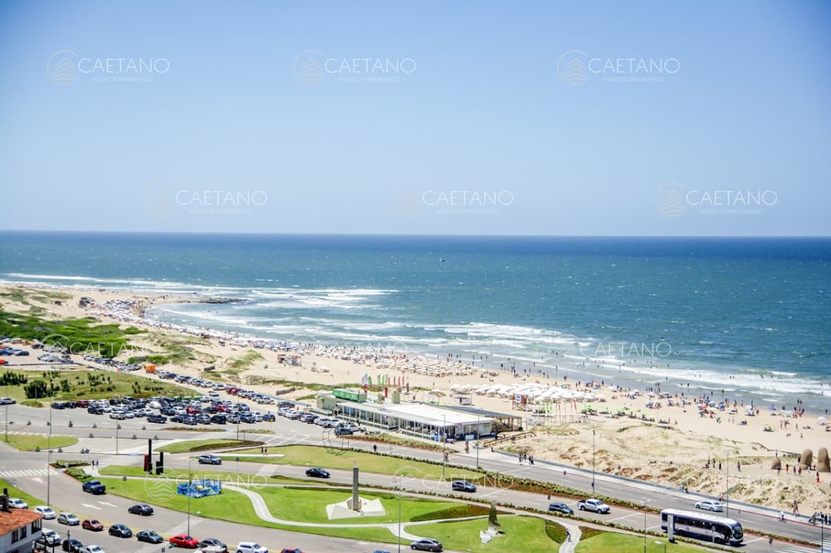 APARTAMENTO EN VENTA CON VISTA BRAVA, EXCELENTE CONSTRUCCION