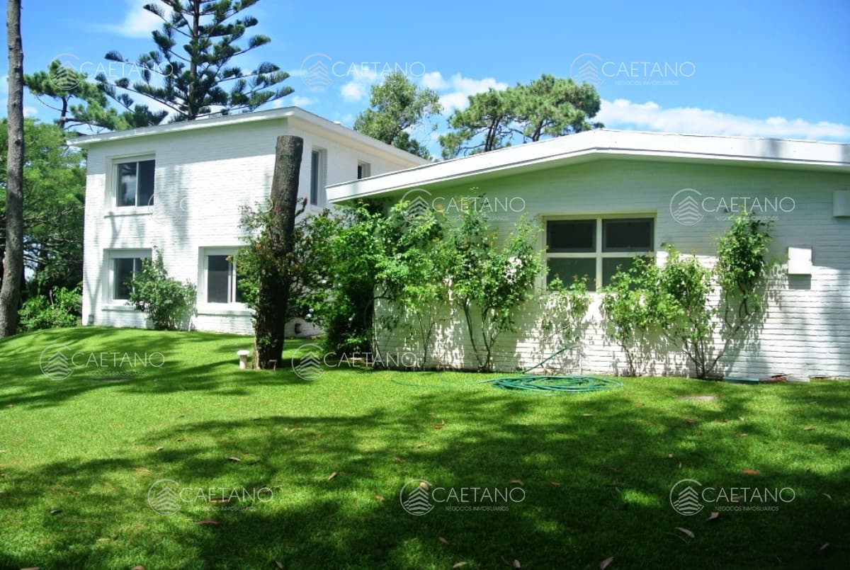Casa en venta de 5 dormitorios a metros del mar