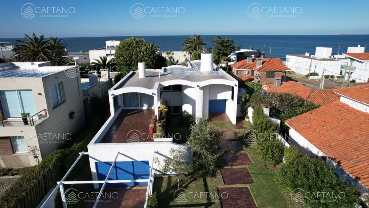 Hermosa casa en venta en zona de la península.