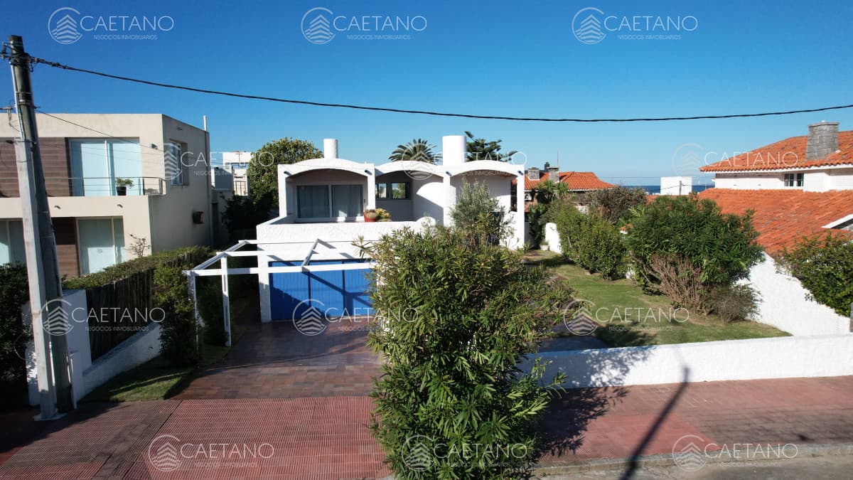 Hermosa casa en venta en zona de la península.