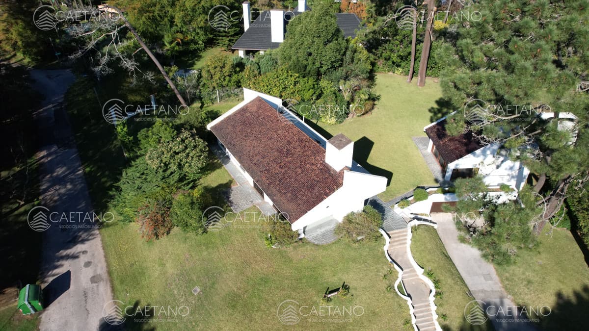 Casa en venta en Lugano, Punta del este, 3 dormitorios y dependencia