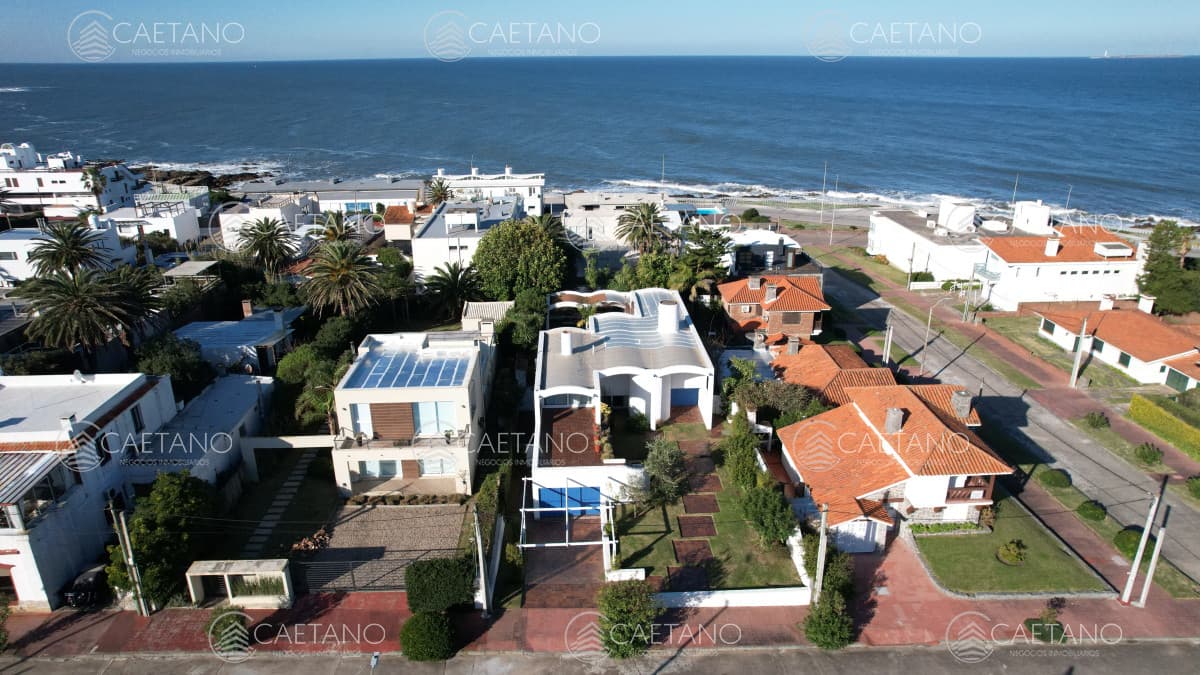 Hermosa casa en venta en zona de la península.