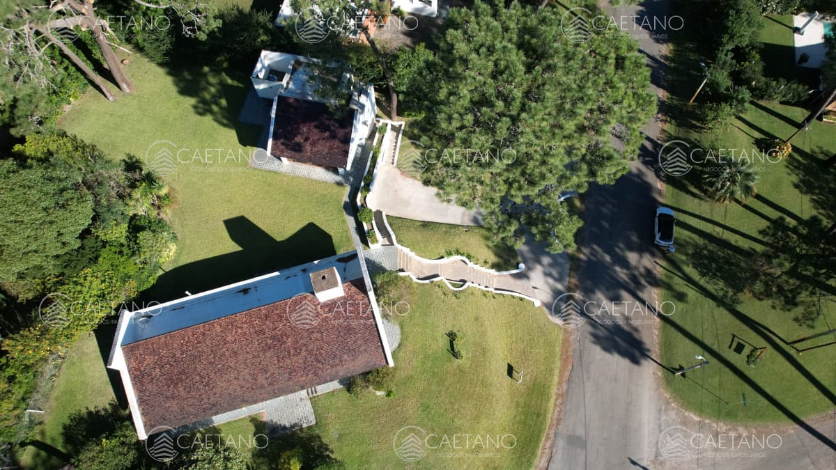 Casa en venta en Lugano, Punta del este, 3 dormitorios y dependencia
