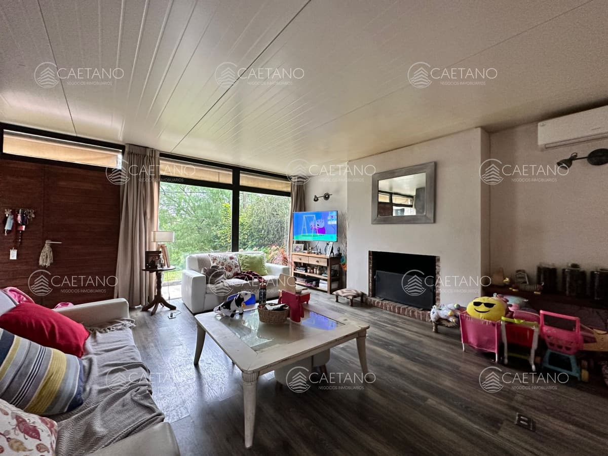 Vende casa muy linda en Pinares , Punta del Este