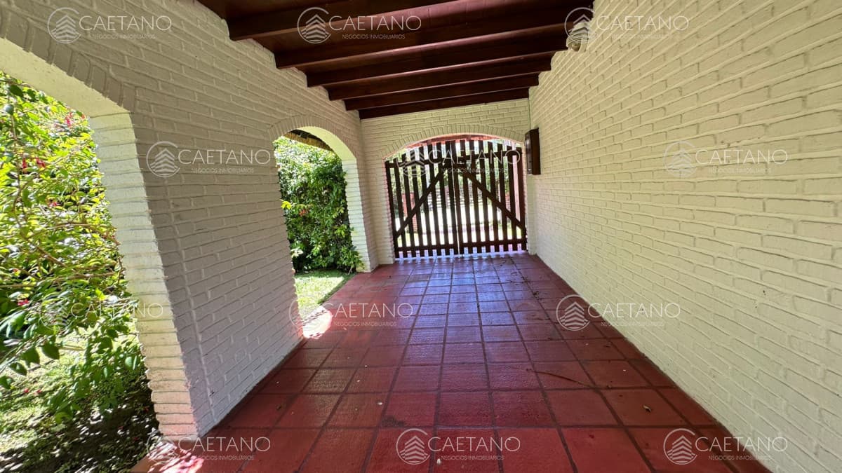En venta casa en San Rafael, de 4 dormitorios mas dep, con 2 cocheras