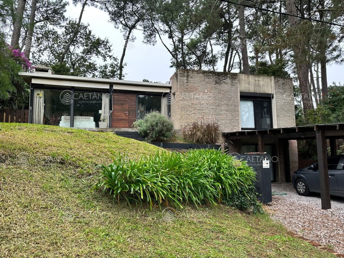 Vende casa muy linda en Pinares , Punta del Este