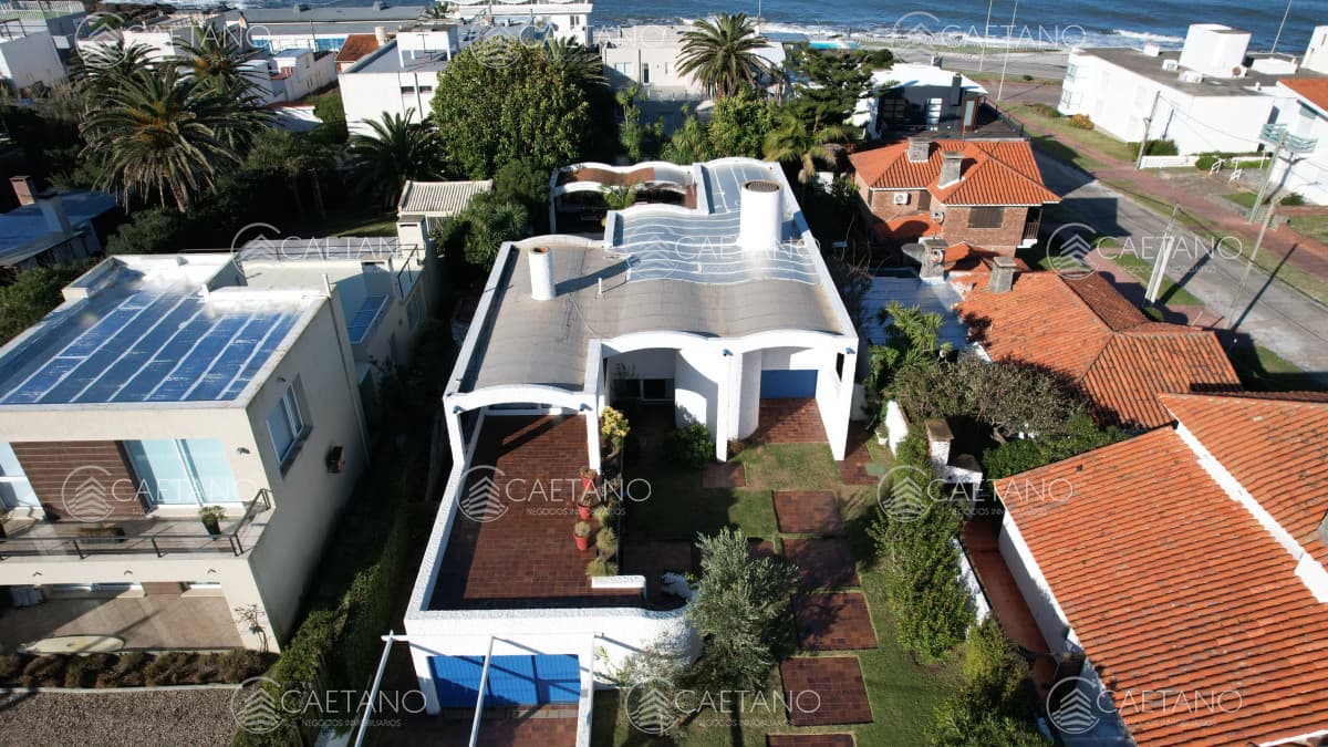 Hermosa casa en venta en zona de la península.