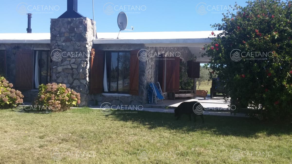 Chacra sobre ruta 12 en venta!