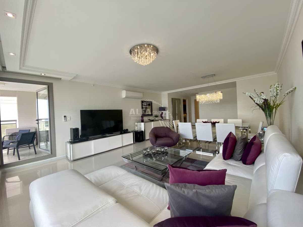 Vende apartamento ideal en Brava con vista al mar