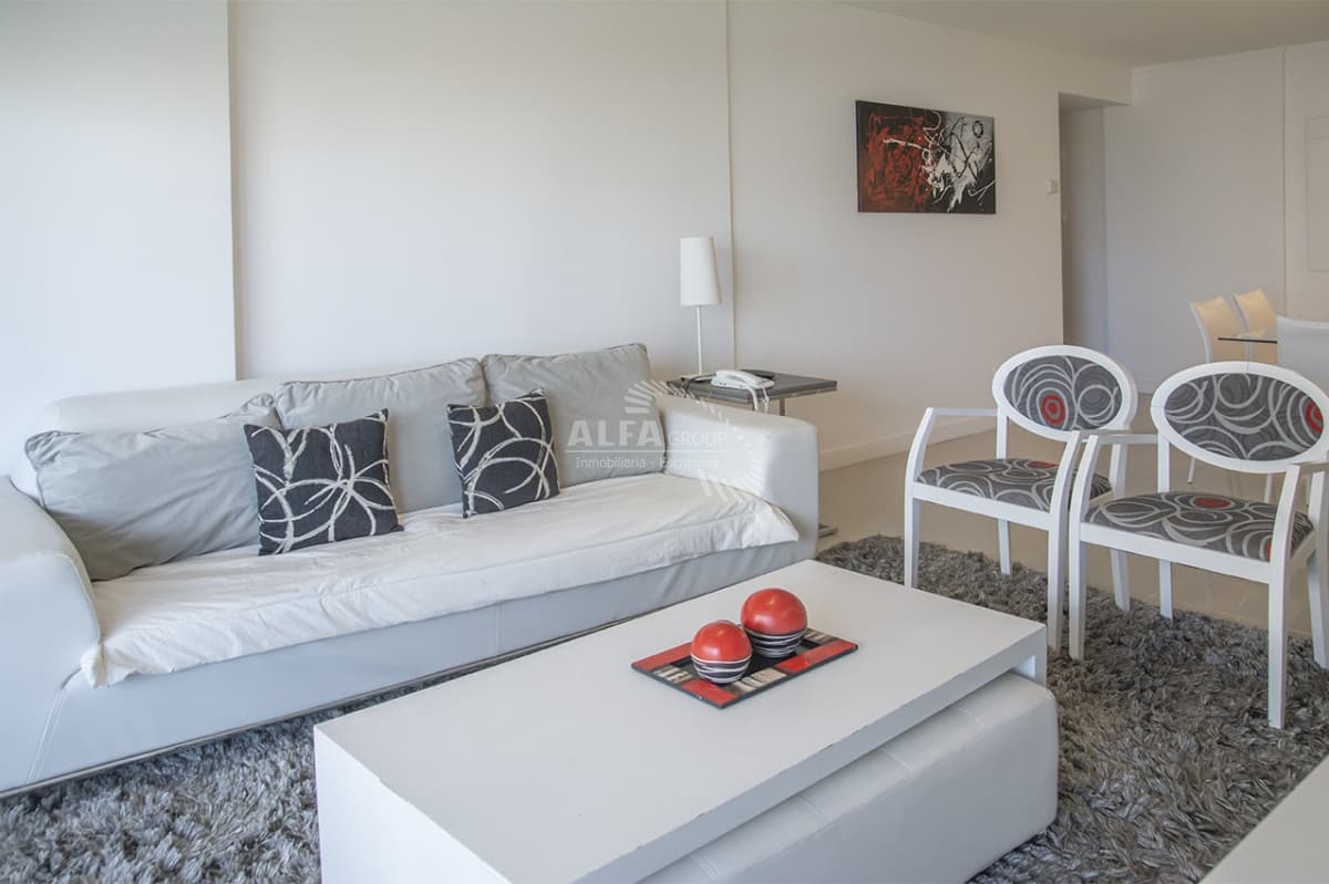 Apartamento en venta de 3 dormitorios en Forest Tower , Punta del este