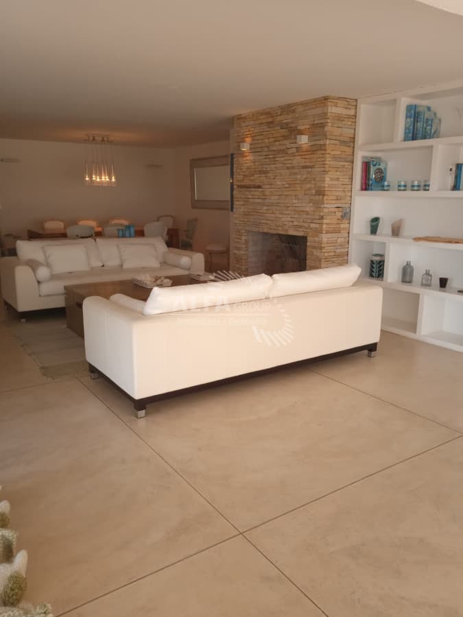OPORTUNIDAD EN Garden Tower, unidad reciclada en su totalidad. 3 dormitorios en Península. Punta del Este