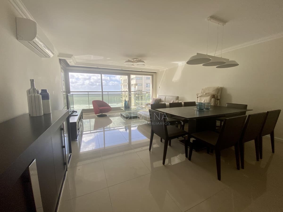 Vende apartamento de 3dormitorios en Brava- Punta del Este