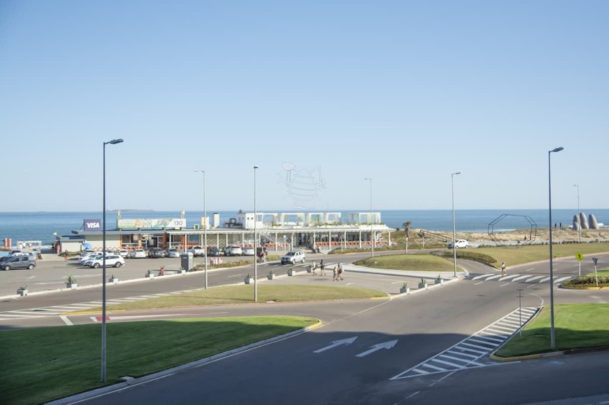 Torre Imperiale Punta Del Este, frente al mar