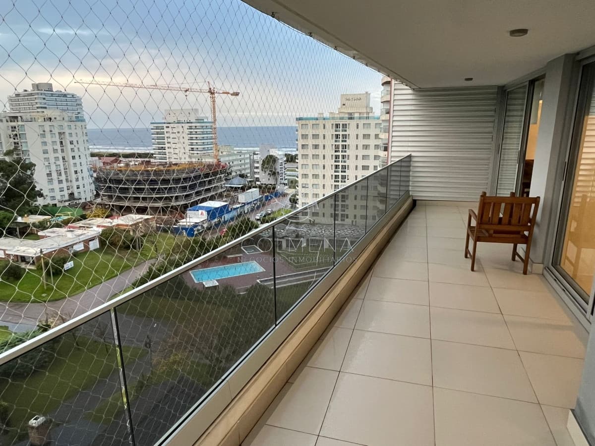 Apartamento en Venta de 3 dormitorios en Aidy Grill , Punta del Este