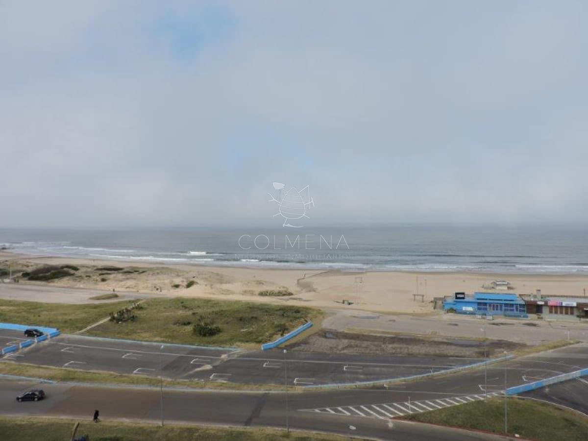 Apartamento en Venta de 3 dormitorios Frente al Mar , Playa Brava , Punta del este