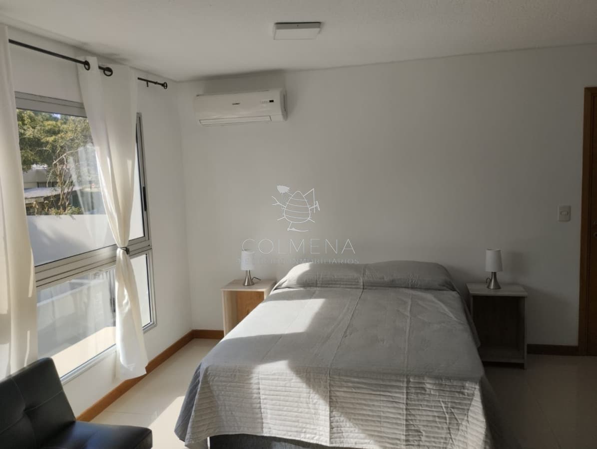 Vende apartamento Mono ambiente en Aidy Grill, Punta del Este