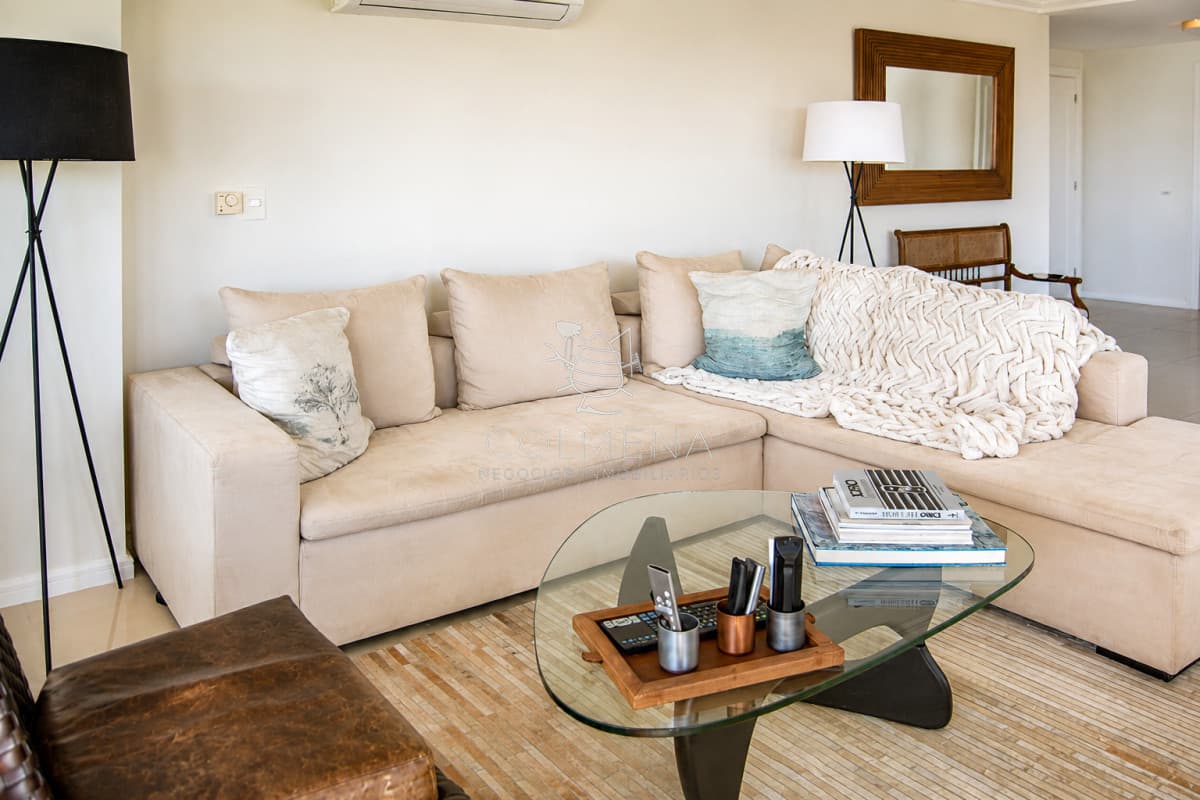 Lujoso Apartamento en Torre Imperiale de 3 dormitorios + dependencia en venta.