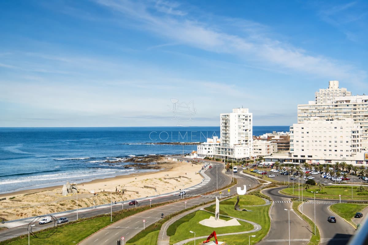 Lujoso Apartamento en Torre Imperiale de 3 dormitorios + dependencia en venta.