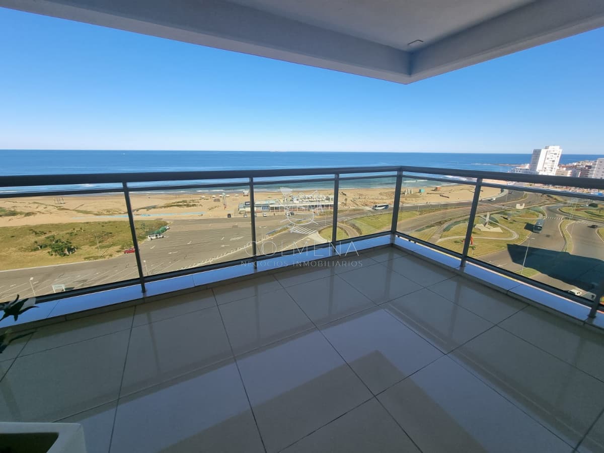 Espectacular departamento frente al mar, en Torre Imperiale.