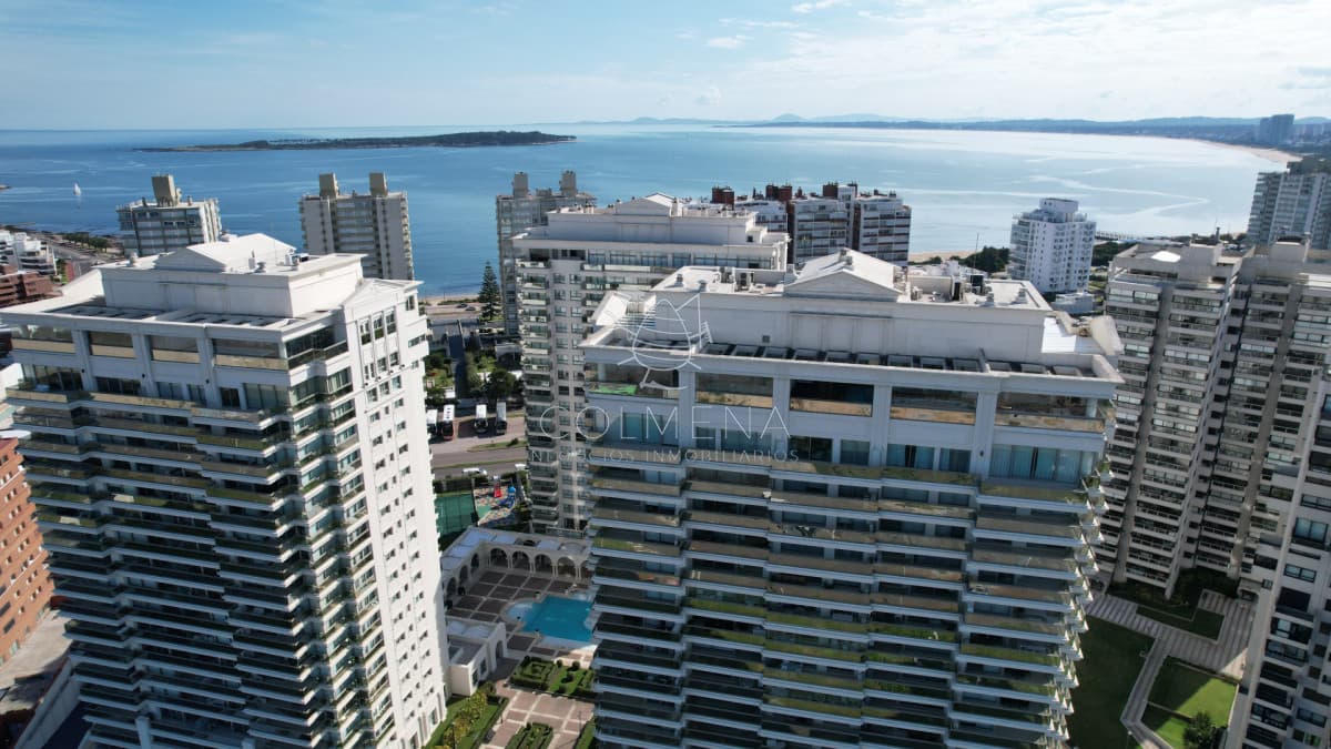 Apartamento en Venta de 3 dormitorios Frente al Mar , Playa Brava , Punta del este
