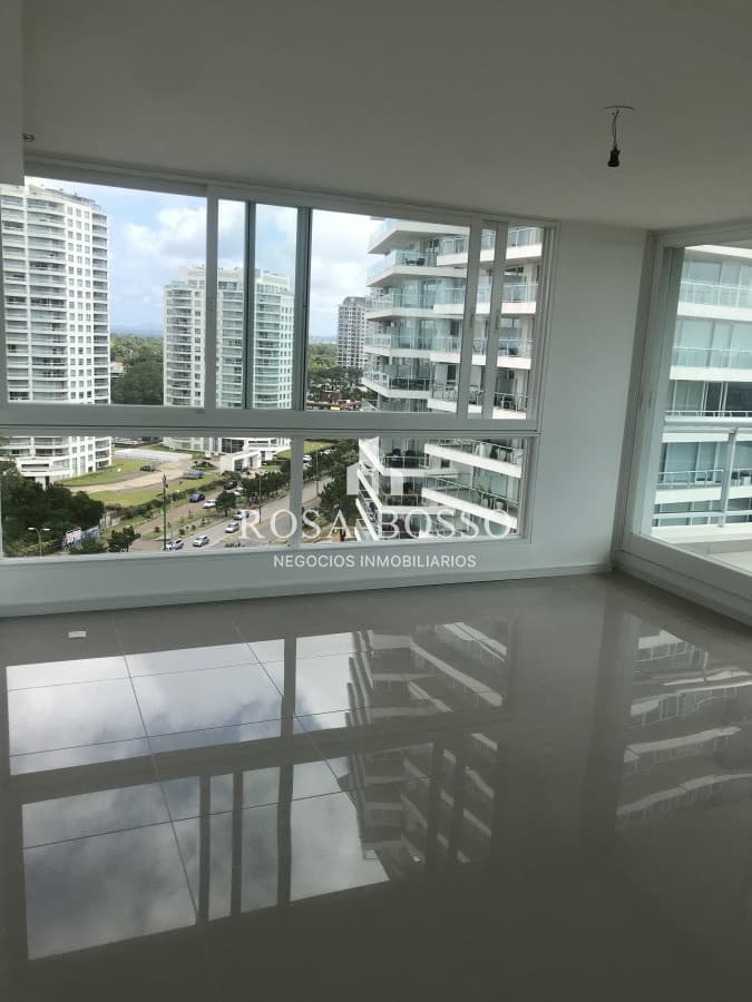 Apartamento en venta, Zona de Playa Brava.