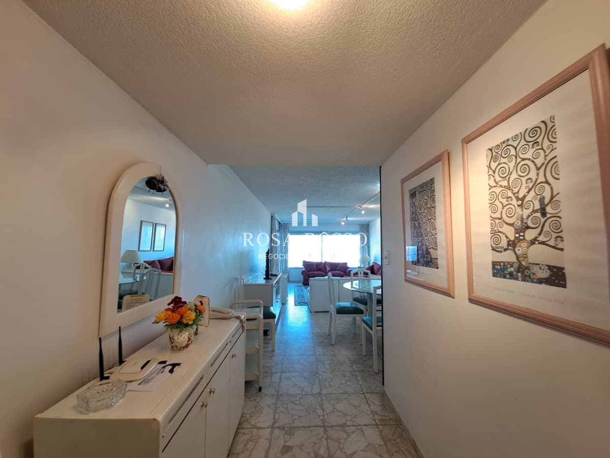 Apartamento en Venta de 2 dormitorios en Edificio I´marangatu, Playa Mansa , Punta del Este