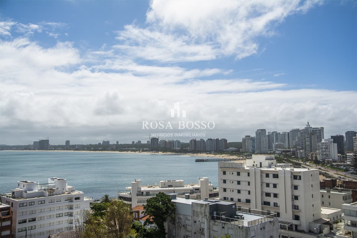 Departamento con vista al mar en Península, Punta del Este
