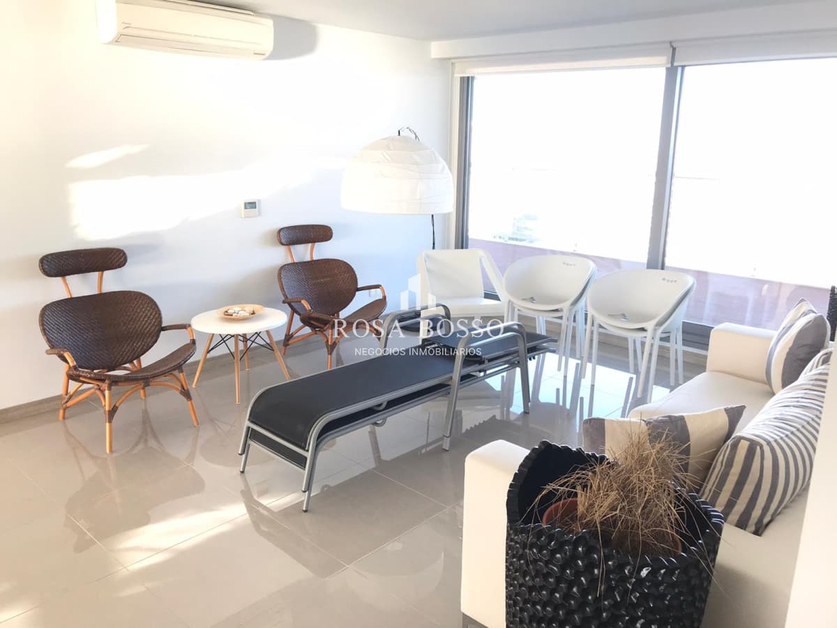 Espectacular departamento, de 3 dormitorios, a la venta en Punta del Este