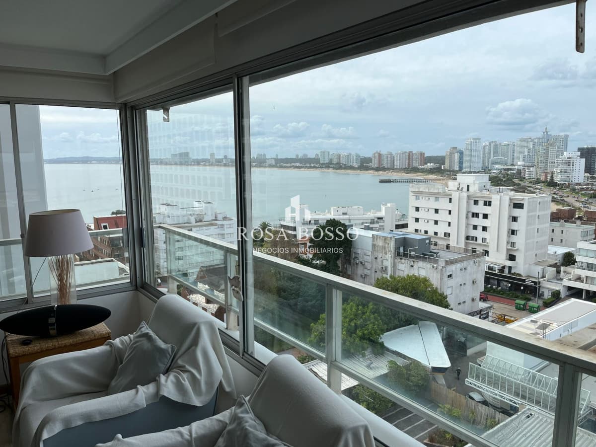 Departamento con vista al mar en Península, Punta del Este
