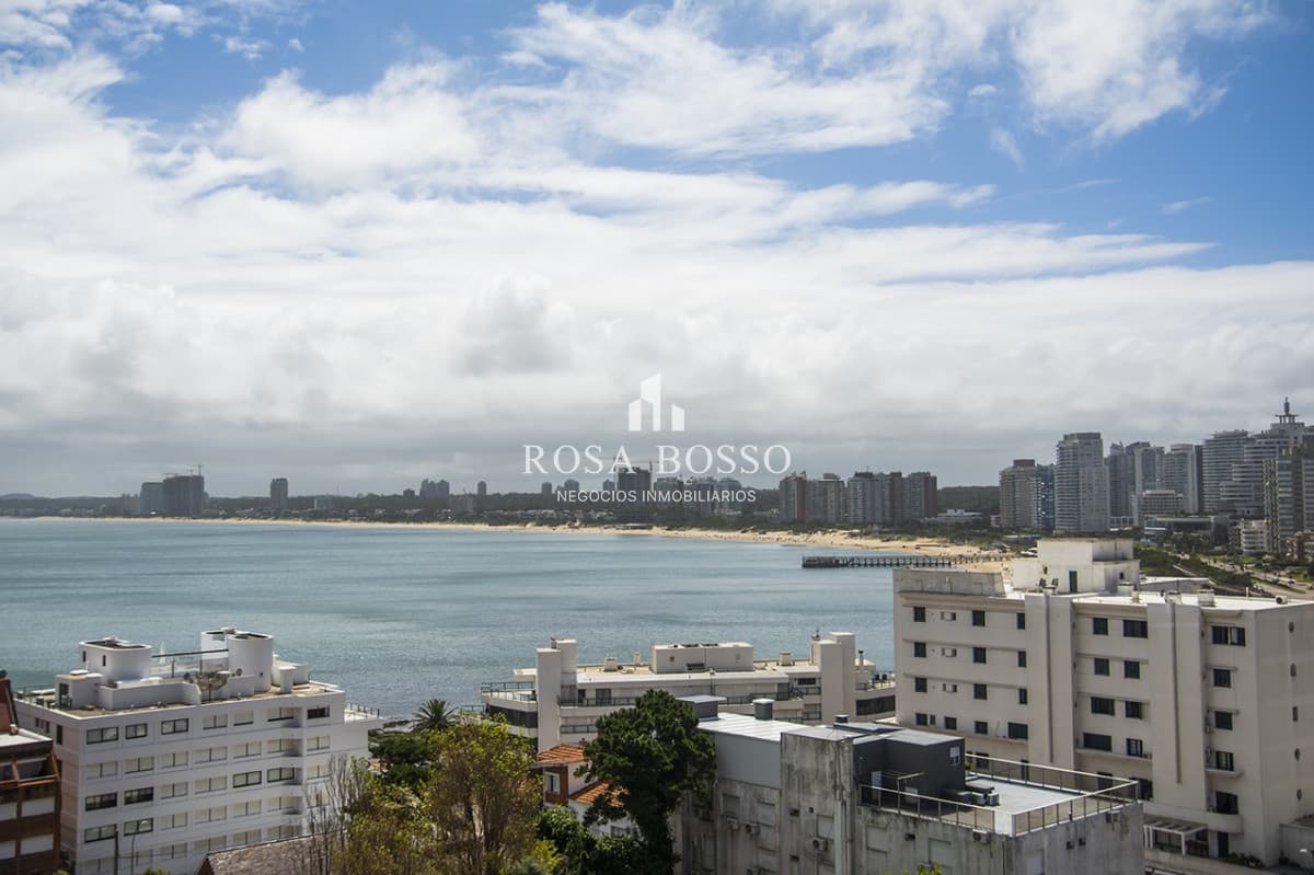 Departamento con vista al mar en Península, Punta del Este