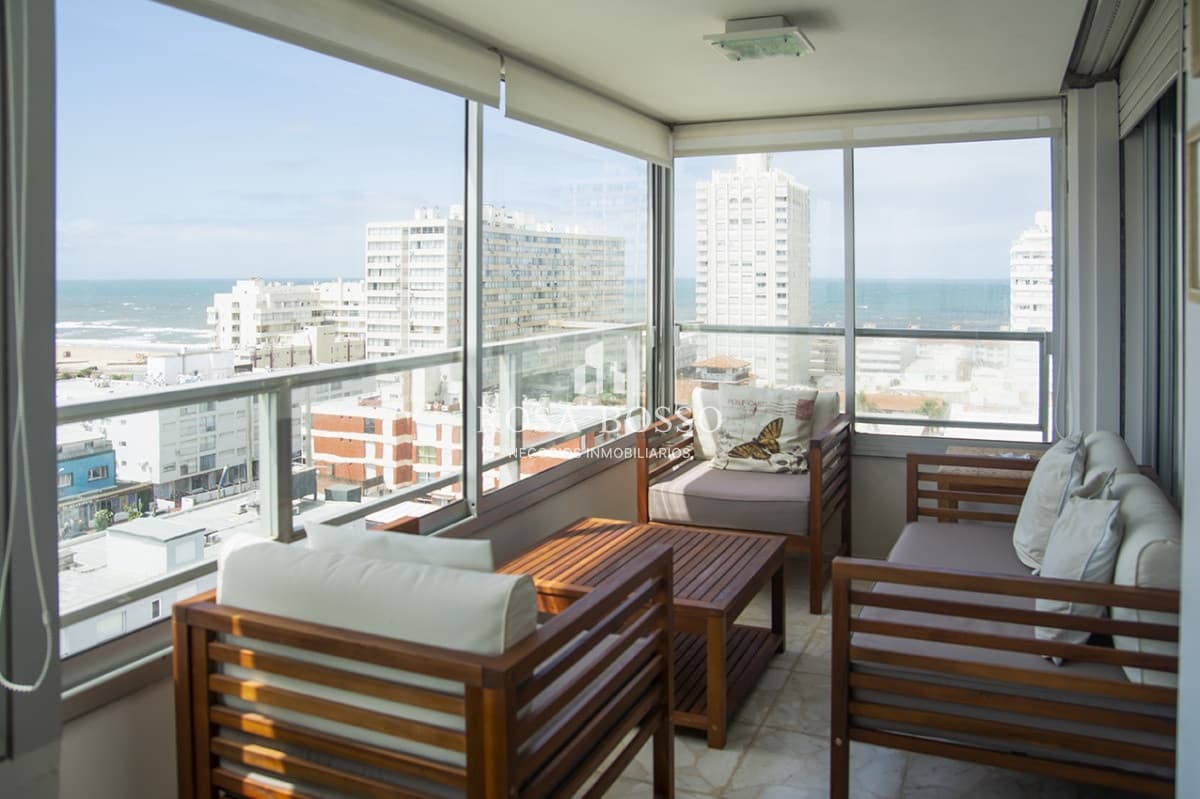 Departamento con vista al mar en Península, Punta del Este