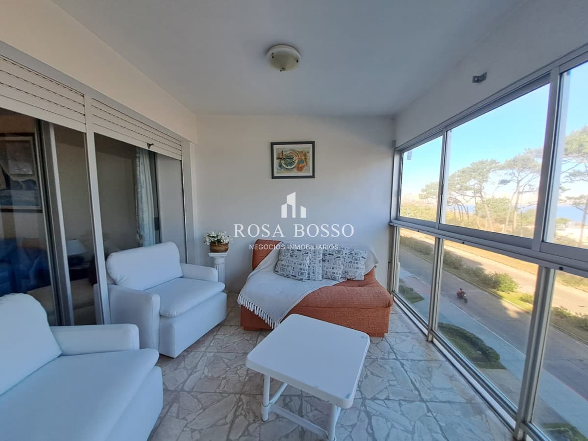 Apartamento en Venta de 2 dormitorios en Edificio I´marangatu, Playa Mansa , Punta del Este