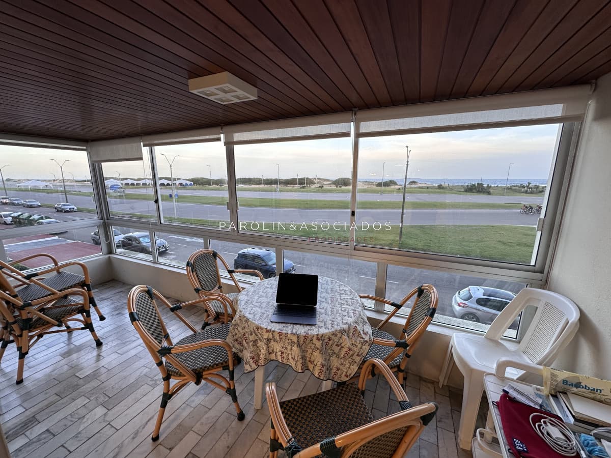 Vende apartamento de 3 dormitorios en Playa Brava, Punta del Este